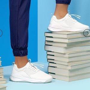 White, water-resisted cloves.